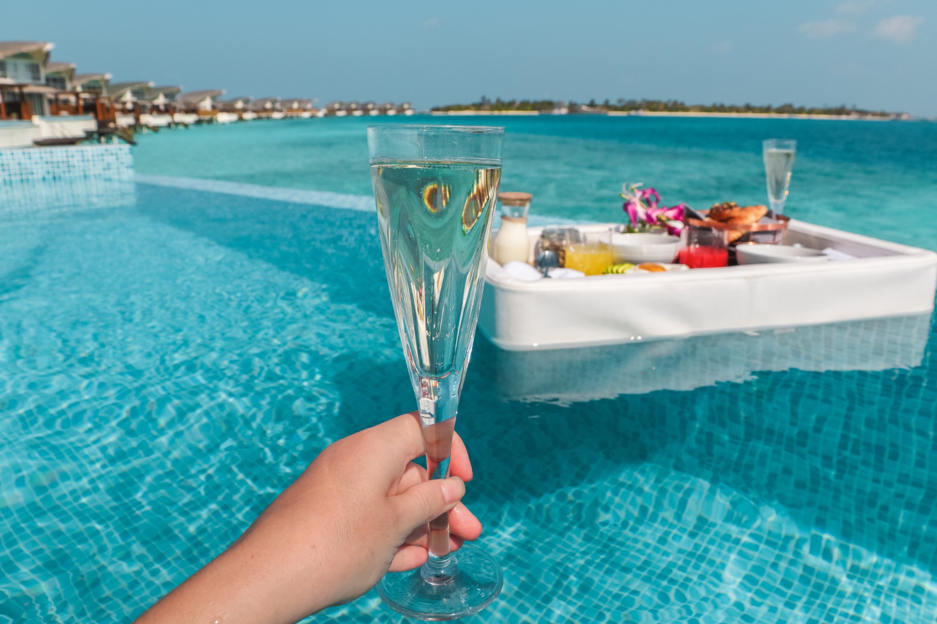 Maldivská kuchyňa a stolovanie pri mori